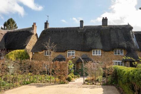 5 bedroom semi-detached house for sale