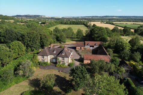 6 bedroom farm house for sale