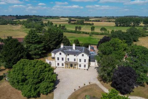 8 bedroom detached house for sale