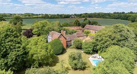 6 bedroom detached house for sale