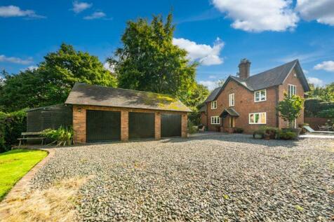 Hagley Park, Clent DY9 3 bed detached house for sale