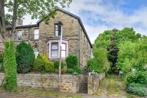 Ebury Street, Batley 4 bed end of terrace house for sale