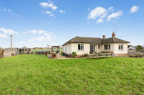 3 bedroom detached bungalow for sale