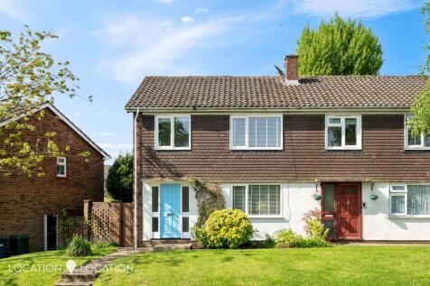 Beaconsfield Road, London, N11 3 bed semi