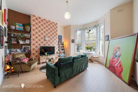 Alkham Road, London, N16 2 bed flat for sale