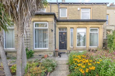 Savile Park, Halifax 3 bed terraced house for sale