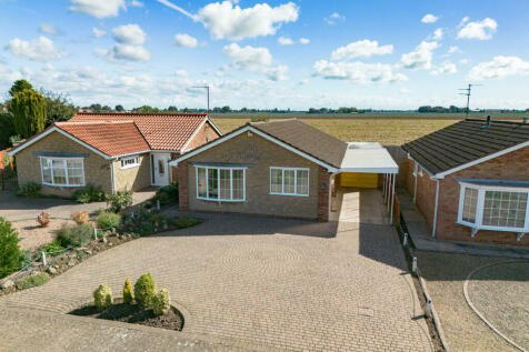 3 bedroom detached bungalow for sale