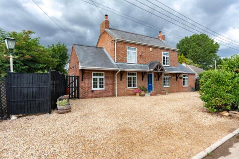 Water Gate, Quadring Eaudyke... 4 bed detached house for sale