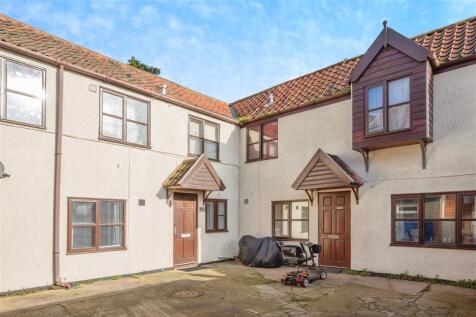 1 bedroom ground floor flat for sale