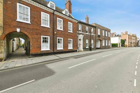 4 bedroom terraced house for sale