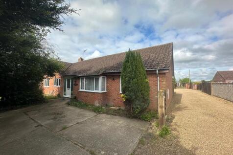 Station Road, Stowmarket IP14 4 bed detached bungalow for sale