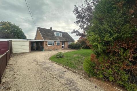 Top Road, Bury St. Edmunds IP30 4 bed detached bungalow for sale