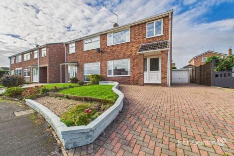 3 bedroom semi-detached house for sale