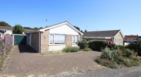 Gouldings Avenue, Walton on the Naze... 2 bed detached bungalow for sale