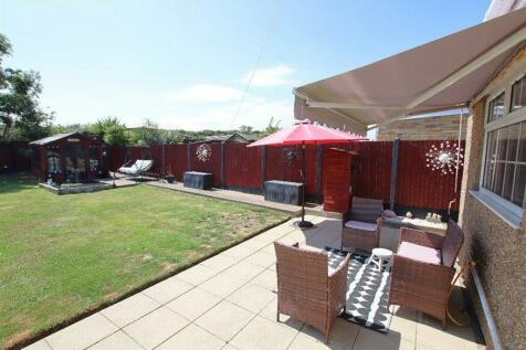 2 bedroom detached bungalow for sale