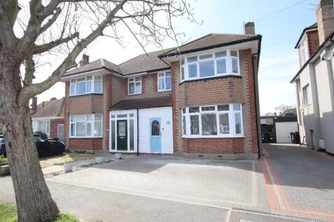 Turpins Avenue, Holland on Sea... 3 bed semi