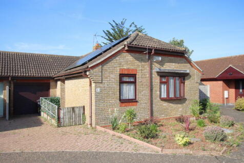 Havering Close, Clacton on Sea, CO15 2 bed bungalow for sale