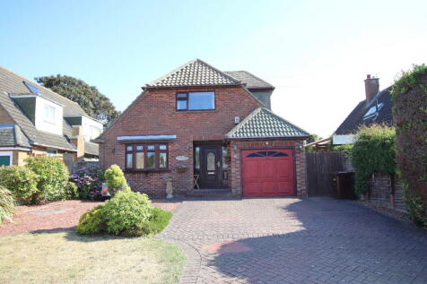 Manor Way, Holland on Sea, CO15 5 bed detached house for sale