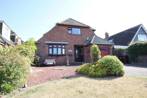 Manor Way, Holland on Sea, CO15 5 bed detached house for sale