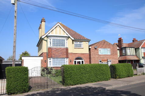 Wash Lane, Clacton on Sea, CO15 4 bed detached house for sale
