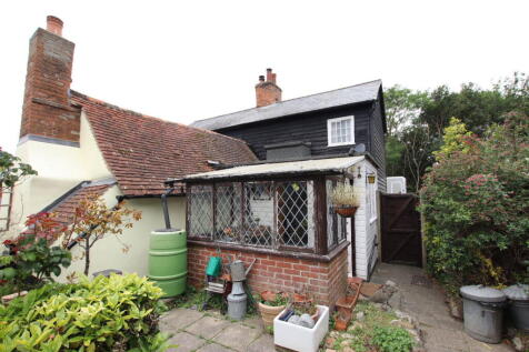 Colchester Road, St Osyth, CO16 2 bed semi