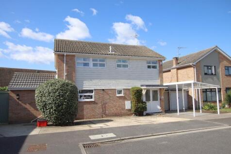 Leyton Court, Clacton on Sea, CO15 4 bed detached house for sale
