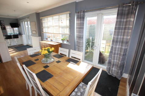 Lyndhurst Road, Holland on Sea, CO15 4 bed detached house for sale