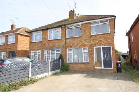 Crown Road, Clacton on Sea, CO15 3 bed semi