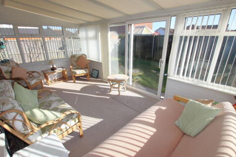 Crome Road, Clacton on Sea, CO16 2 bed bungalow for sale