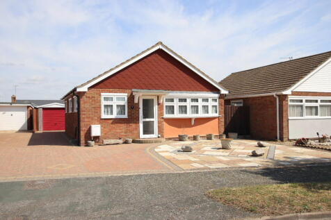 Norfolk Avenue, Clacton on Sea, CO15 2 bed bungalow for sale