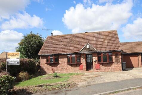 Totteridge Close, Clacton on Sea, CO16 4 bed bungalow for sale