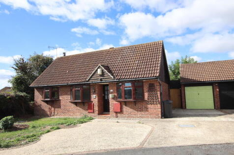 Totteridge Close, Clacton on Sea, CO16 4 bed bungalow for sale