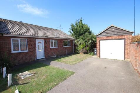 Snape Close, Clacton on Sea, CO16 2 bed bungalow for sale