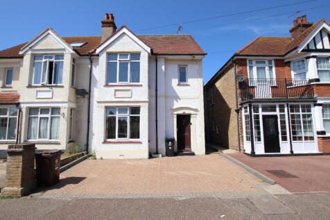 Freeland Road, Clacton on Sea, CO15 3 bed semi