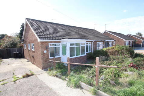 Credon Drive, Clacton on Sea, CO15 2 bed semi