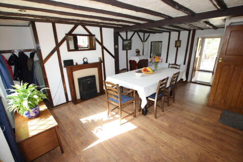 Row Heath House, Rectory Road, CO16 4 bed semi