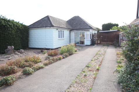 The Greenway, Clacton on Sea, CO15 2 bed bungalow for sale