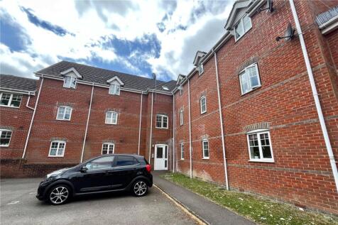 Windsor Court, Newbury, Berkshire, RG14 2 bed apartment for sale