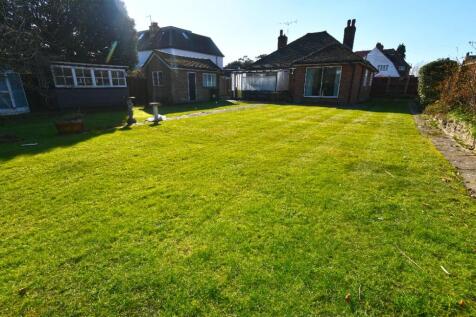 North Street, Nazeing EN9 2 bed detached bungalow for sale