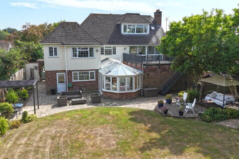 5 bedroom detached house for sale