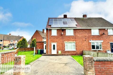 3 bedroom semi-detached house for sale