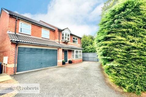 5 bedroom detached house for sale