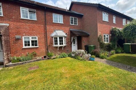Chalcraft Close, Liphook 3 bed terraced house for sale