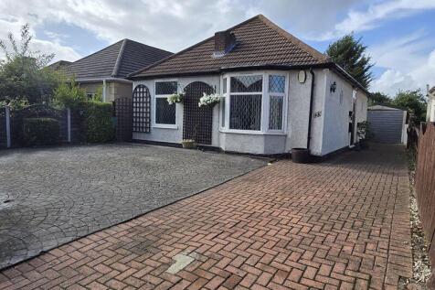 Avery Hill Road, London SE9 3 bed detached house for sale