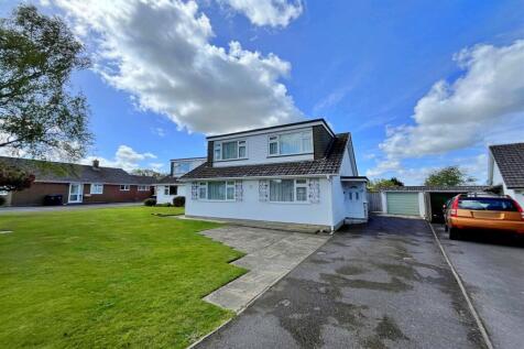 Corfe Mullen 4 bed detached house for sale