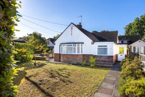 Corfe Mullen 2 bed detached bungalow for sale
