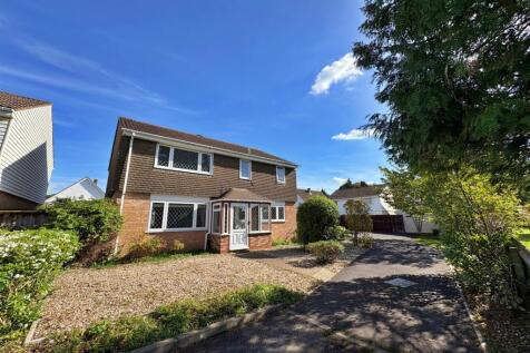Broadstone 4 bed detached house for sale