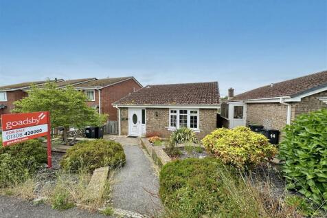 Bridport 2 bed detached bungalow for sale