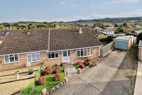 3 bedroom semi-detached bungalow for sale