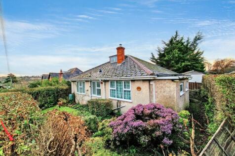 Bridport 2 bed detached bungalow for sale